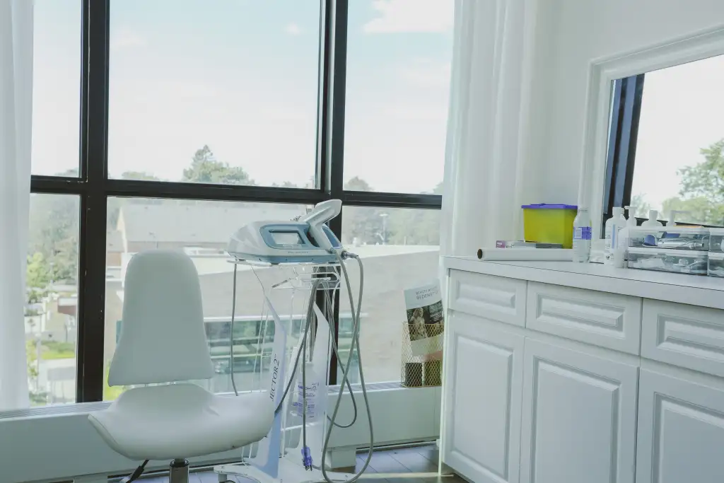 Treatment room with the Venus device by the window